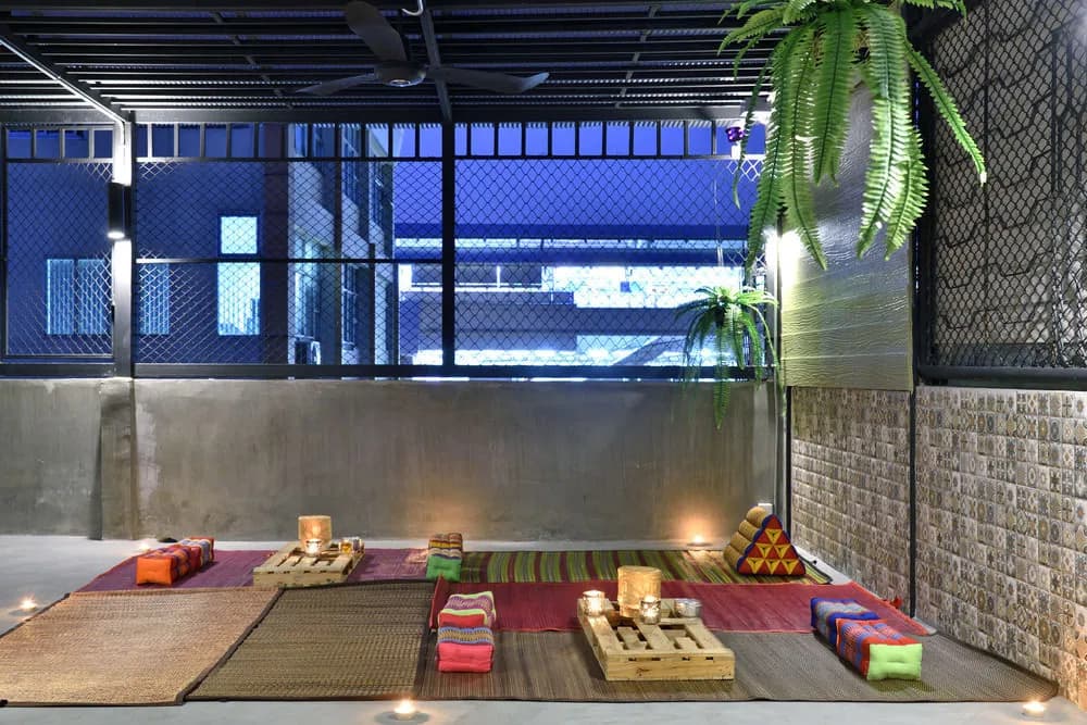 M Gray Hostel & Cafe - photo 11