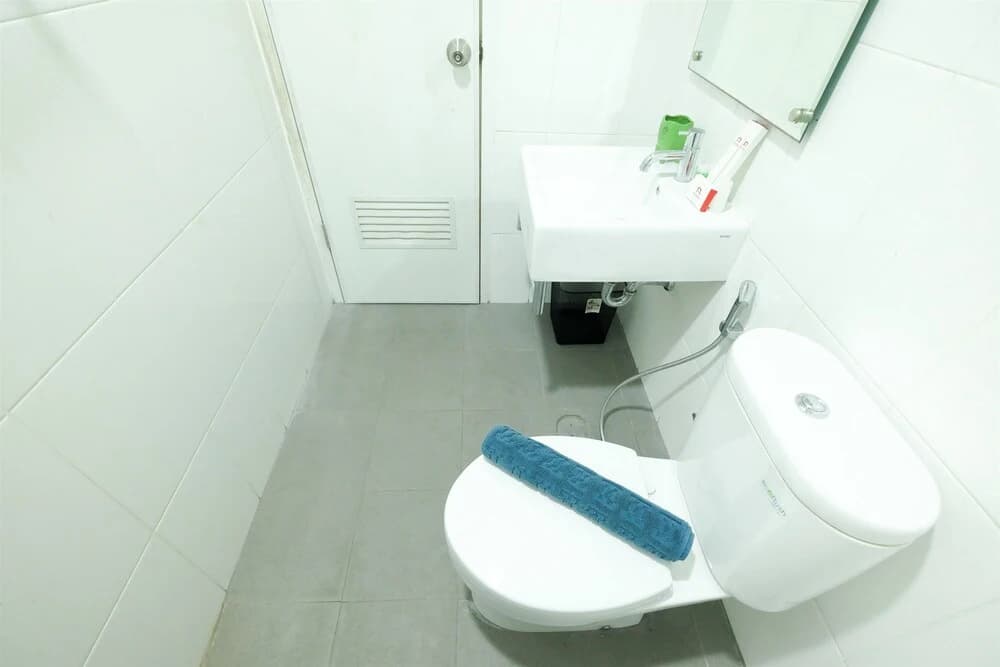 Homey Westmark Tanjung Duren Apartment near Taman Anggrek - photo 7