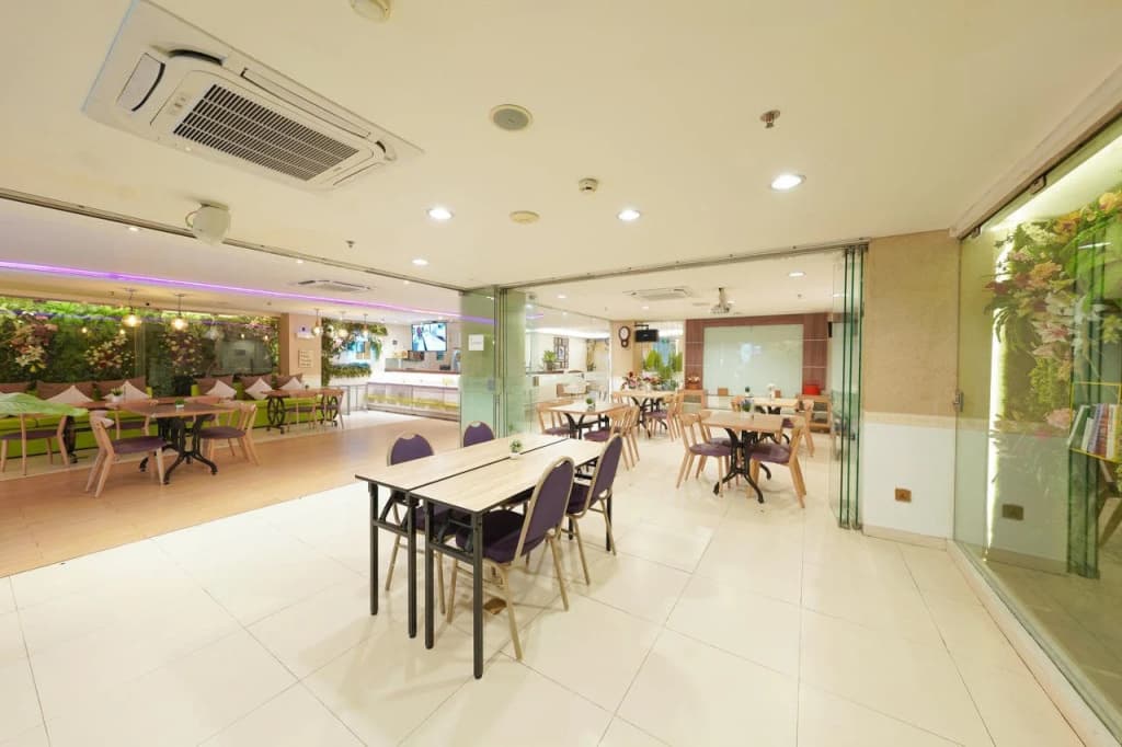 Heef Hotel Pasar Baru - photo 24