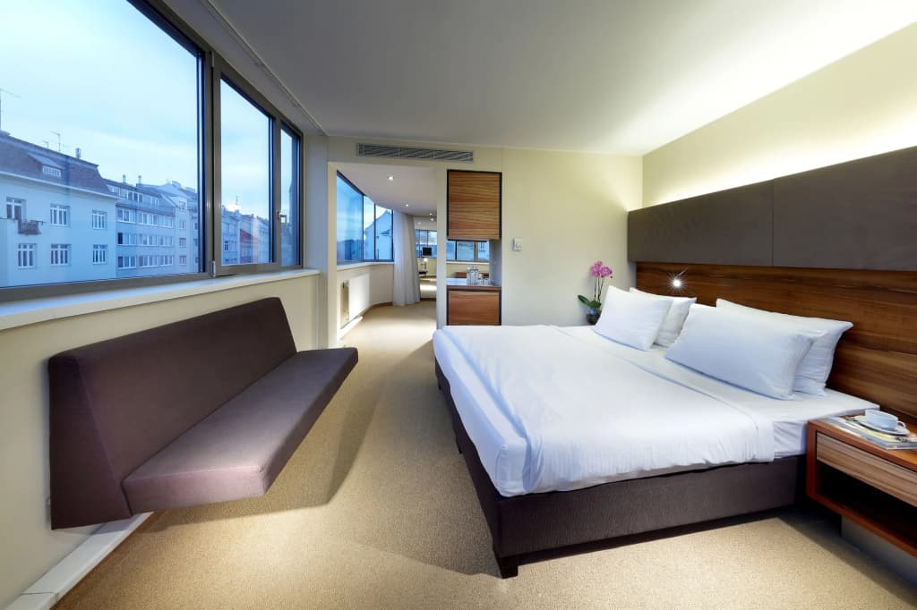 Hotel Eurostars Embassy - photo 7