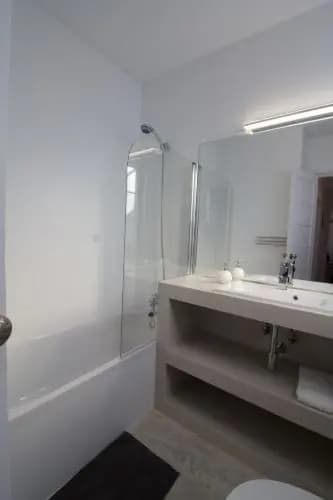 Avenida Charm Apartments - photo 2