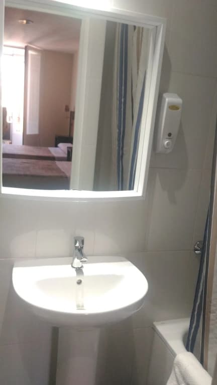 Hostal Alaska - photo 10