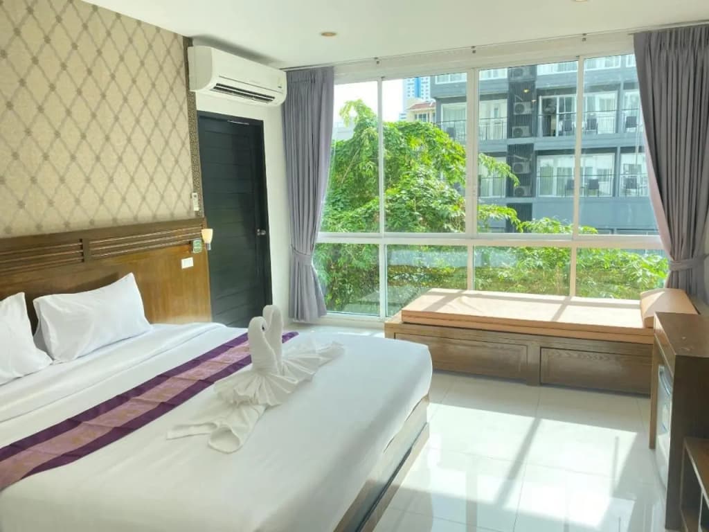 NJ Patong Hotel - photo 22