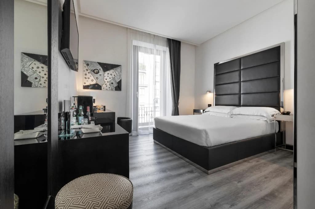 LHP Hotel Napoleon - photo 30