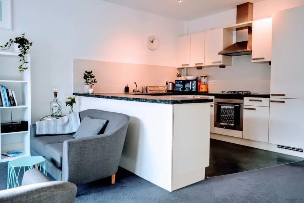 2 Bedroom Apartment In City Centre - photo 11