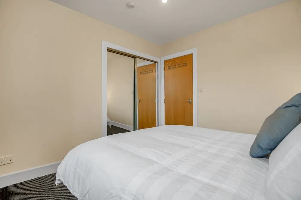 Tony Asga - Coady Apartment - photo 4