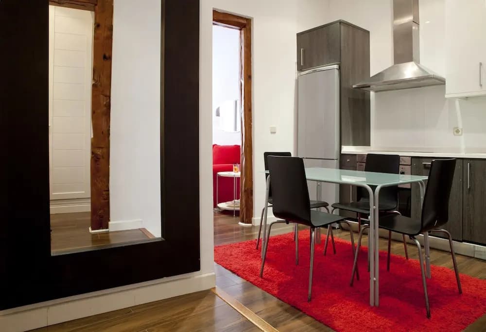 Paseo del Prado Apartment by Allô Housing - photo 5