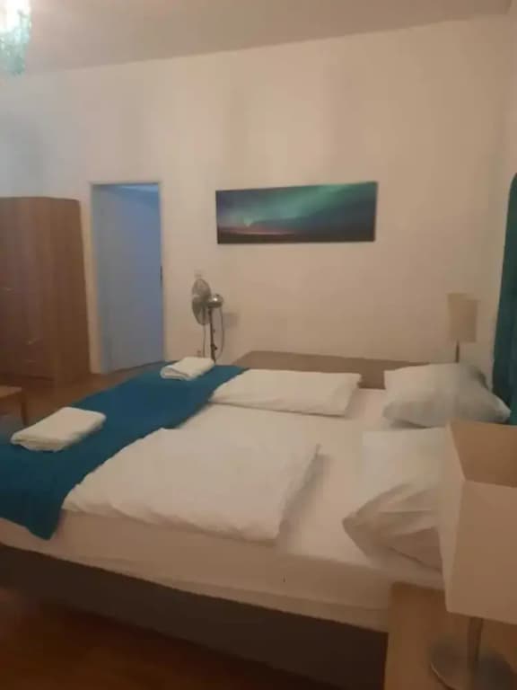 Value 2BR Apt Central City Location - photo 4