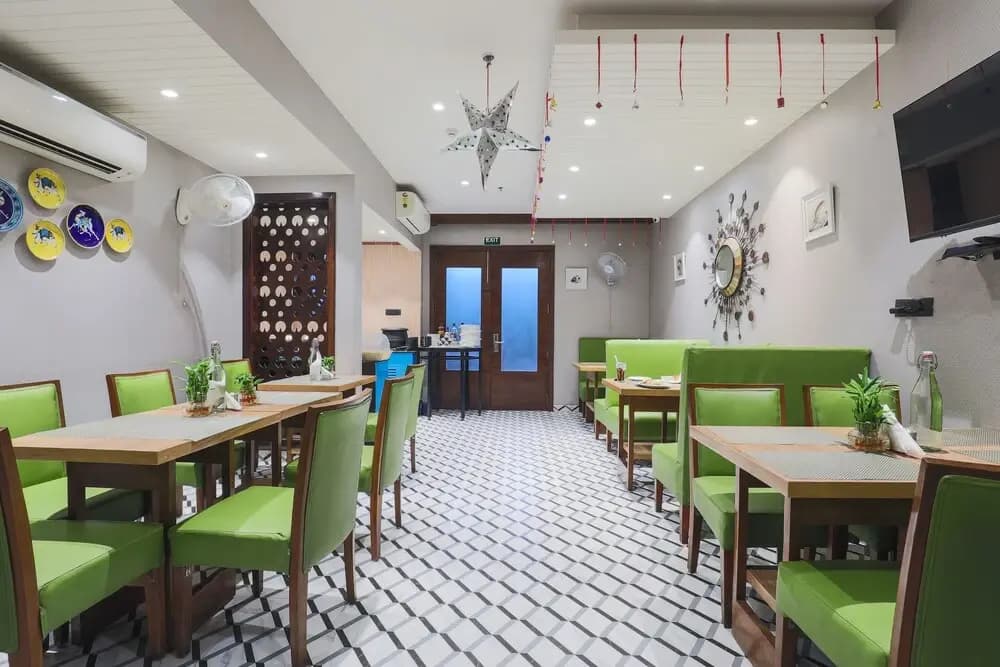 Hotel Blue Stone - Nehru Place - photo 25