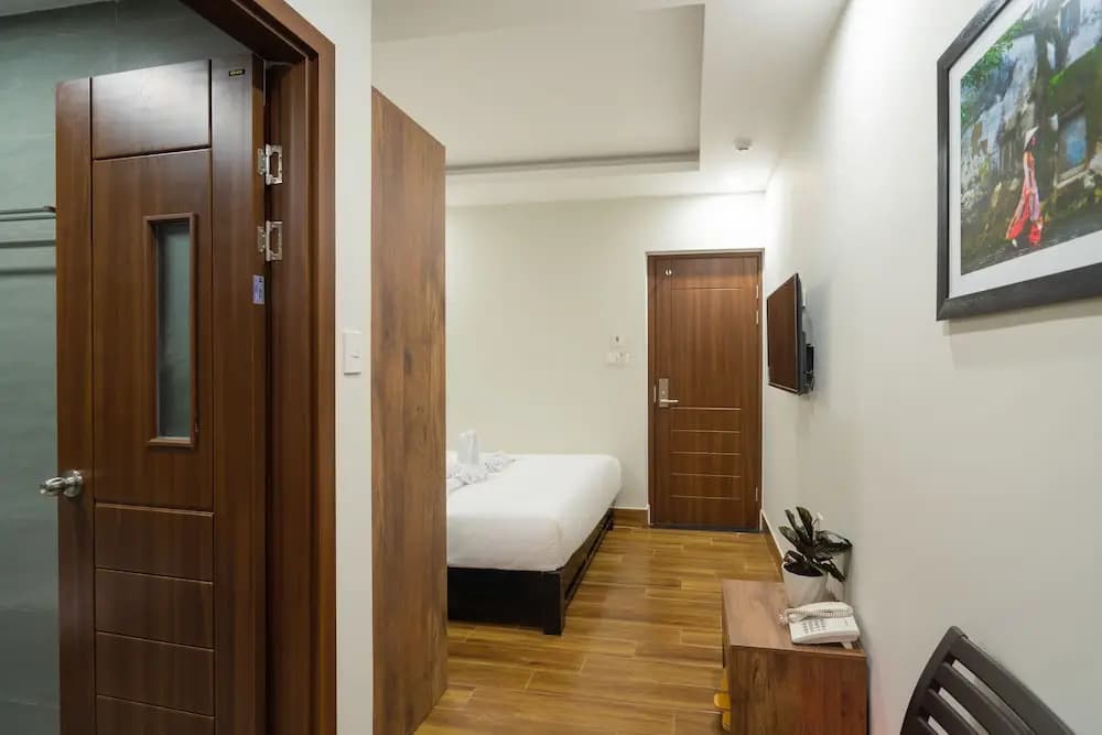 The Lit Villa - photo 7