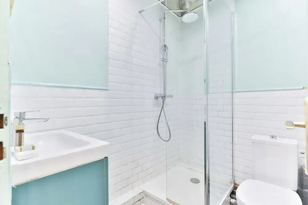 Appartement in the Heart of Paris Nation/charonne - photo 10