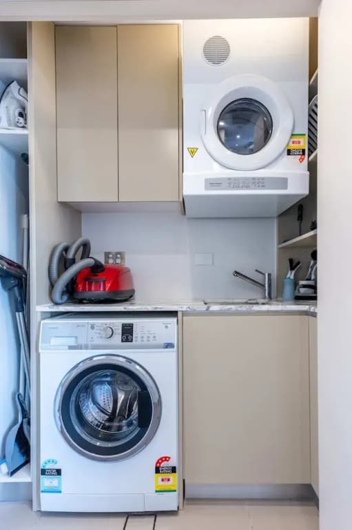 Comfy 1-bed Apartment in Perfect Location - photo 10