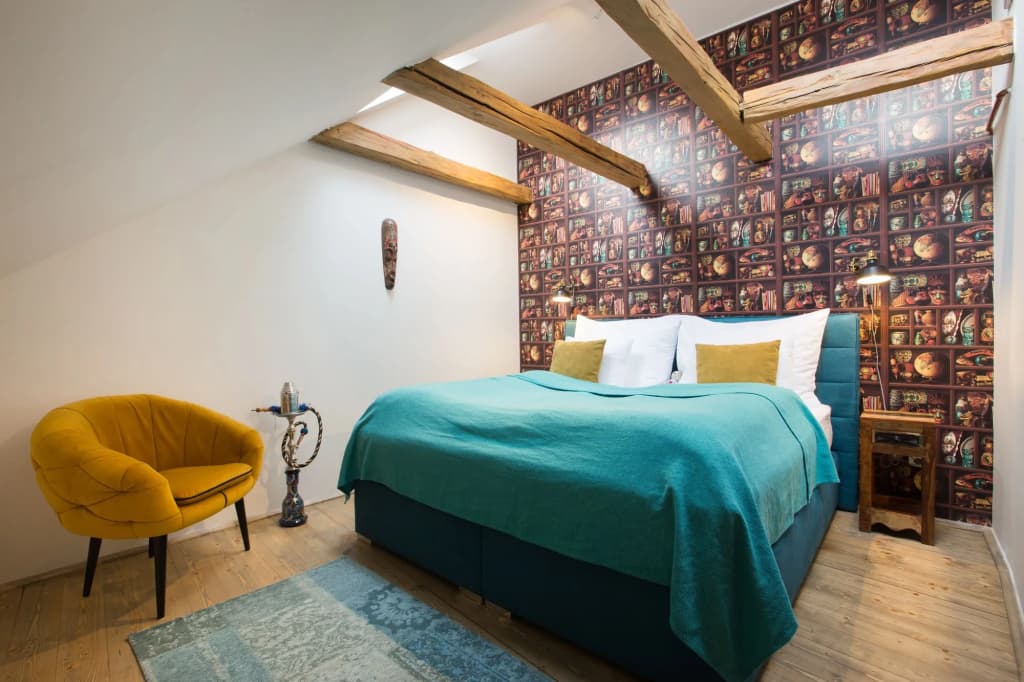 Old Town Boho Chic Attic - photo 4