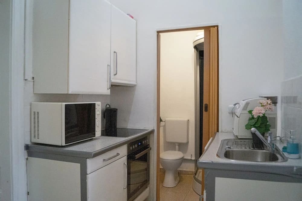 Vibrant Apartment Near Downtown - photo 15