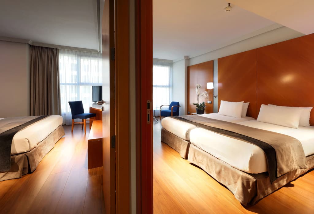 Hotel Exe Plaza - photo 2