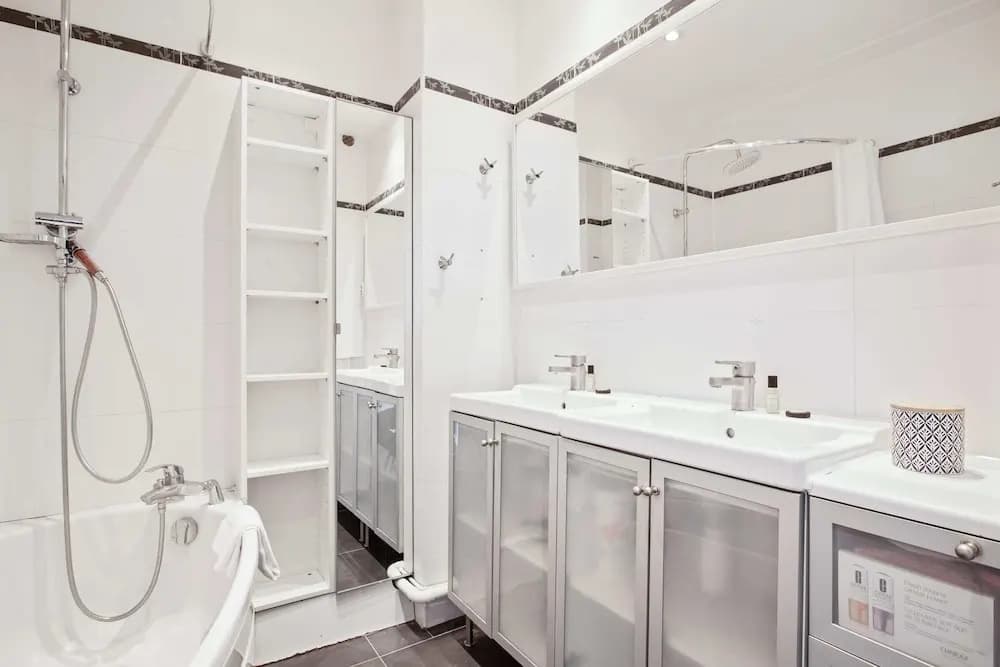 Beautiful and Charming Flat for 4 in the Centre of Paris - photo 7