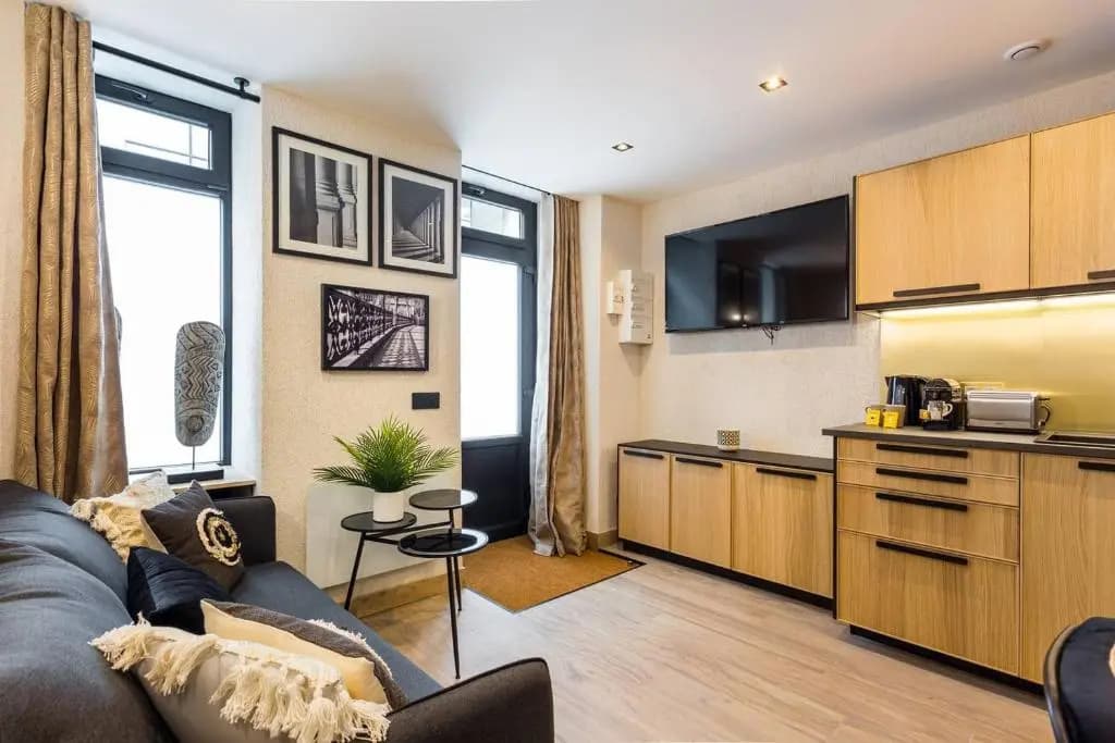 Home Suite Home Panthéon Port-Royal 1BR - photo 4