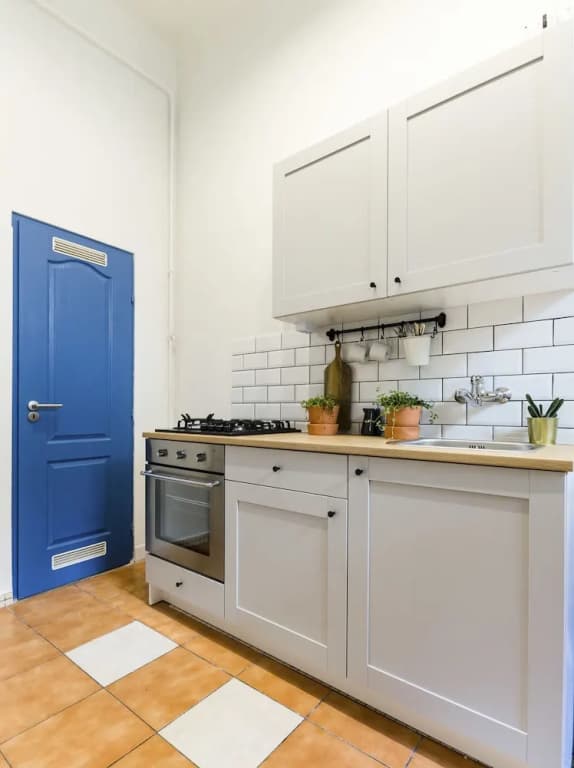 Chic Tarragon Apartments - photo 17