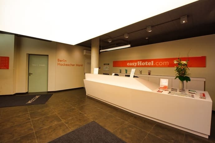 easyHotel Berlin Hackescher Markt - photo 2