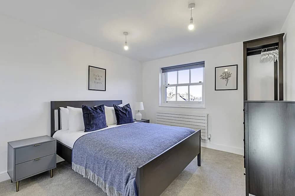 Chic Chiswick Apartment - photo 3