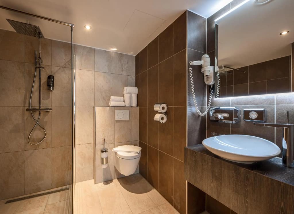 Alfred Hotel - photo 8