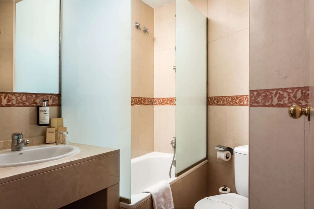 Sunotel Junior Hotel - photo 8