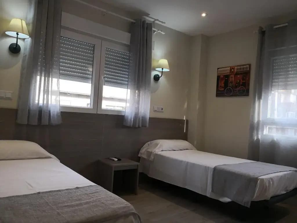 Hostal Golden Alcalá - photo 6