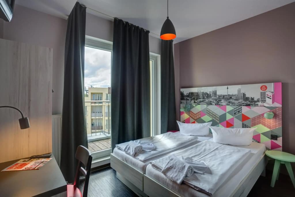 Meininger Berlin Alexanderplatz Hotel  - photo 4