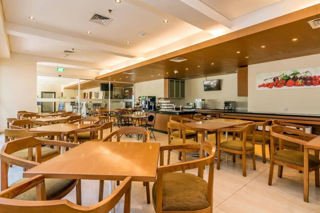ZEN Rooms Kuta Square Mall - photo 18