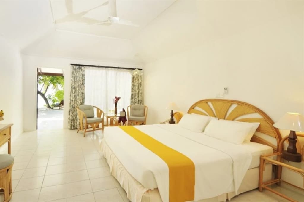 Holiday Island Resort & Spa - photo 4