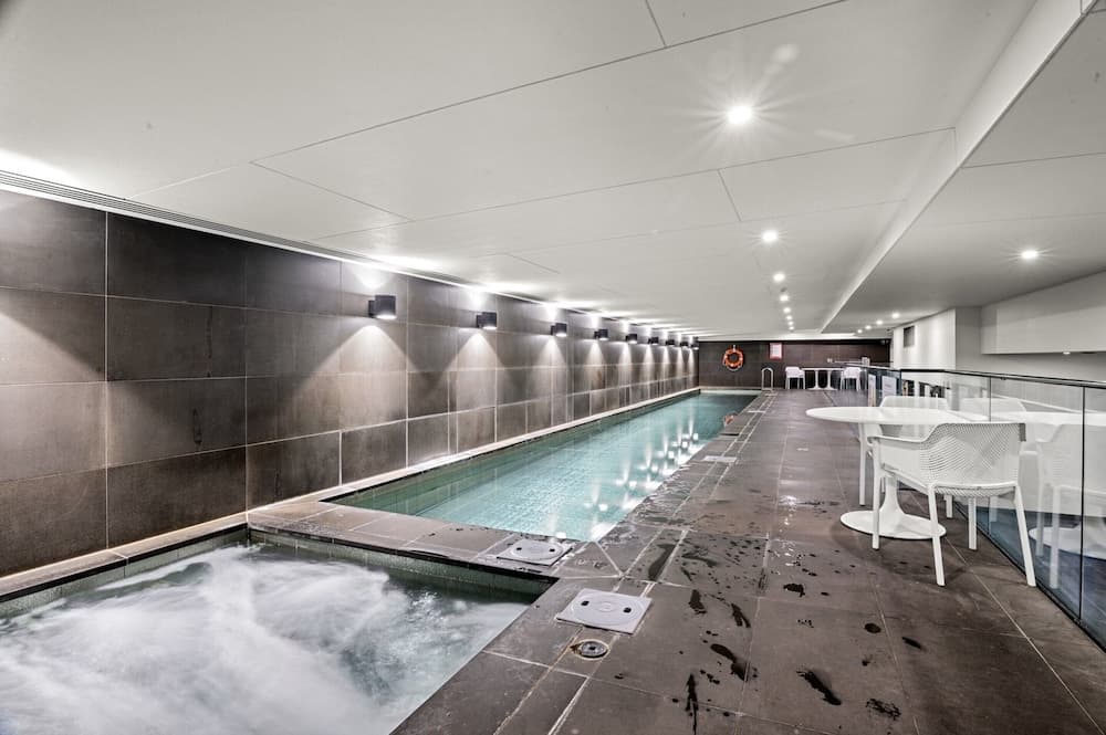 Bright Inner-north Stay With Pool Access - photo 8