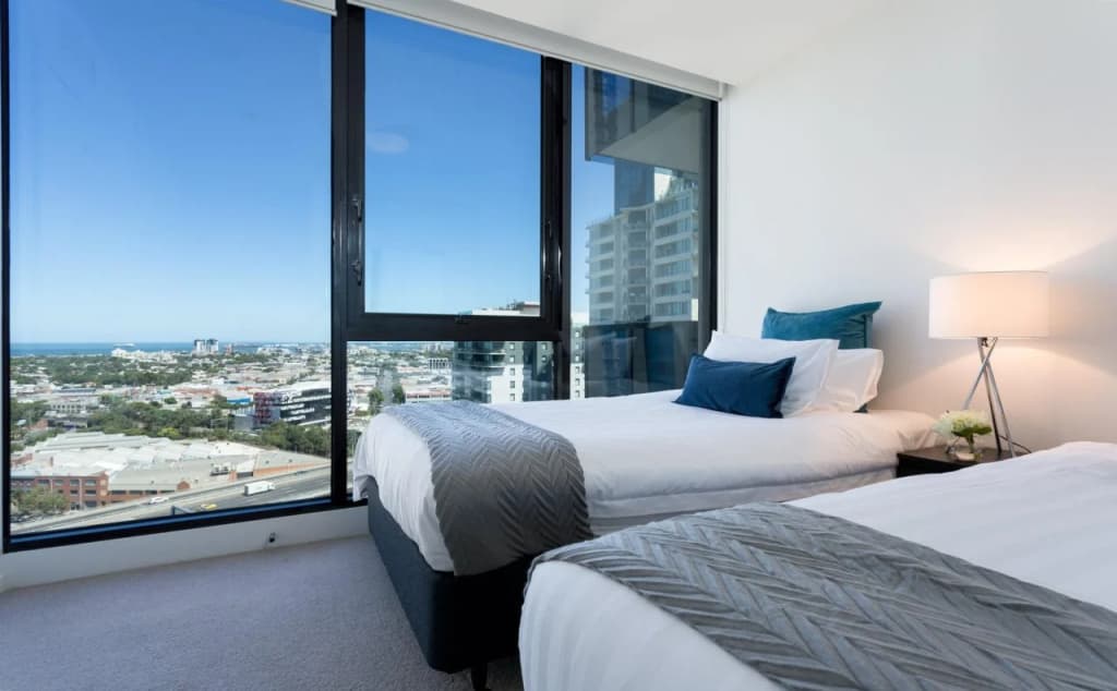 Southbank Views Deluxe Apartments - photo 2