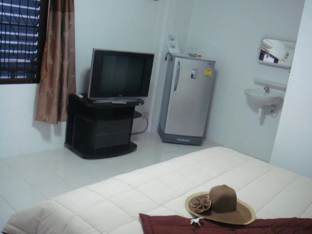 Katun's Guesthouse - photo 3