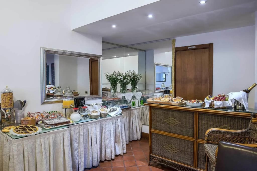Hotel Caracciolo - photo 18