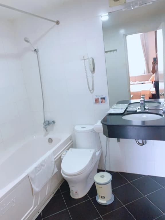 Azumaya Hai Ba Trung 1 Hotel - photo 11