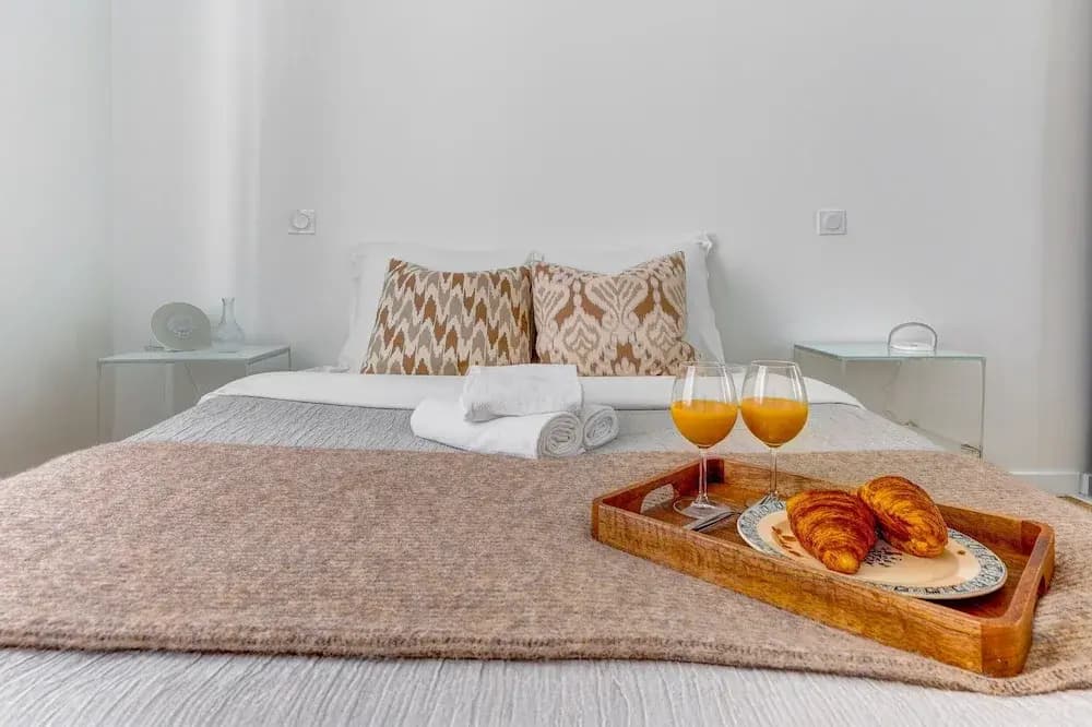Bright 1BR Near Seine & Eiffel Tower - photo 5