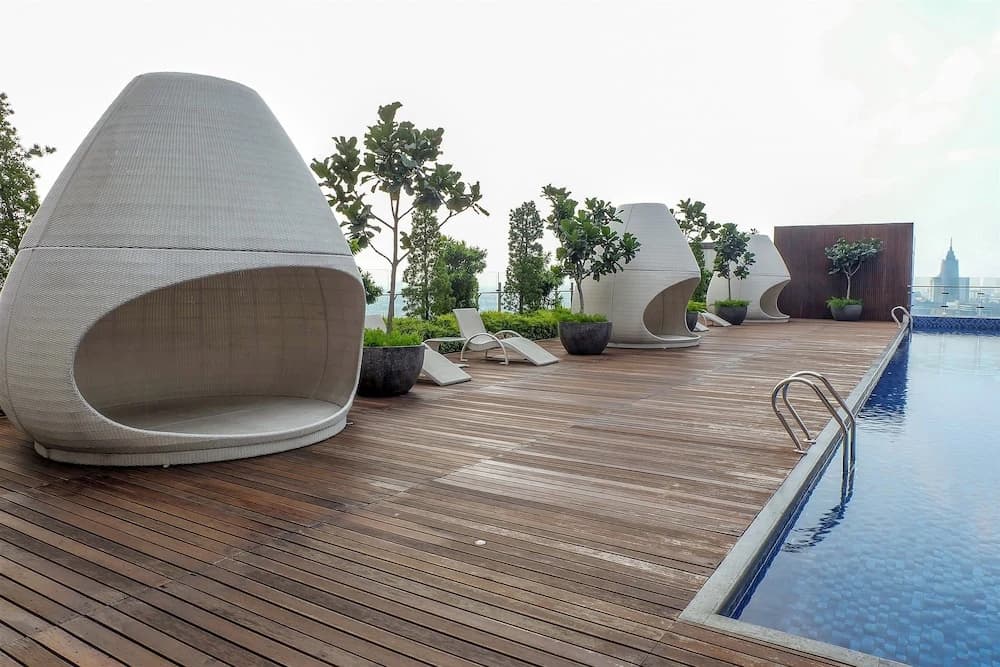 Elegant Four Winds Apartment with Infinity Pool Facility - photo 11