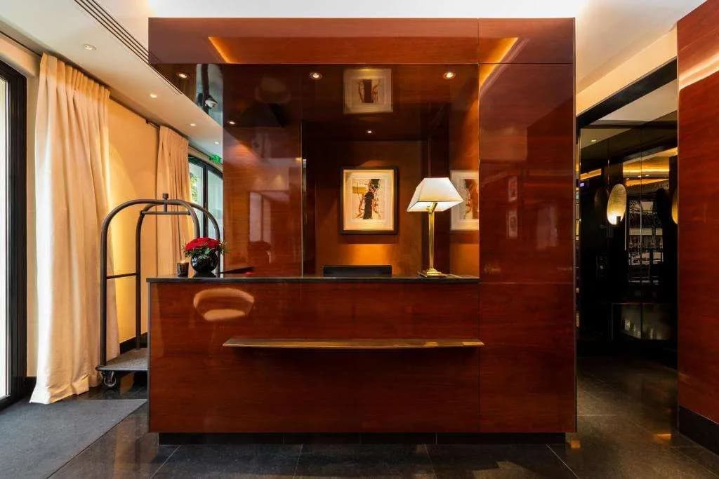 Hôtel Montaigne - photo 36