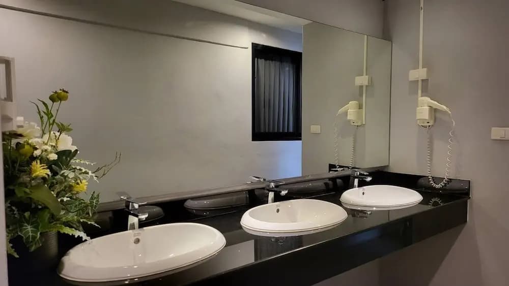 Terminal 58 hostel at town - photo 7