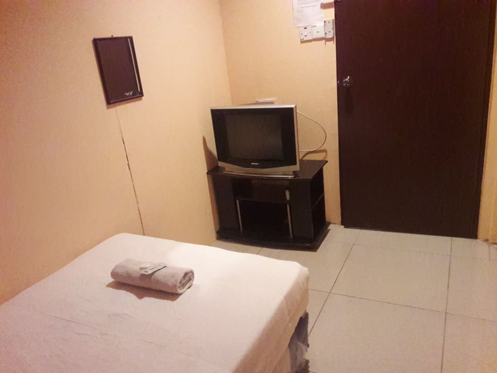 OYO 216 La Viva Hotel - photo 7