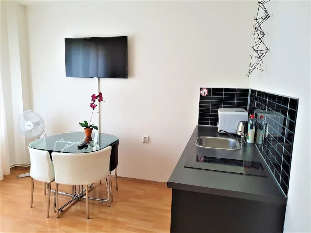 Epstein Apartments - photo 11