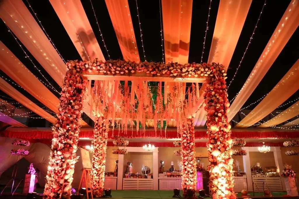 Dee Marks Hotel and Resorts - photo 23