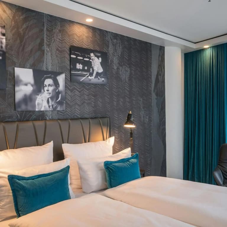 Motel One Berlin-Upper West - photo 49