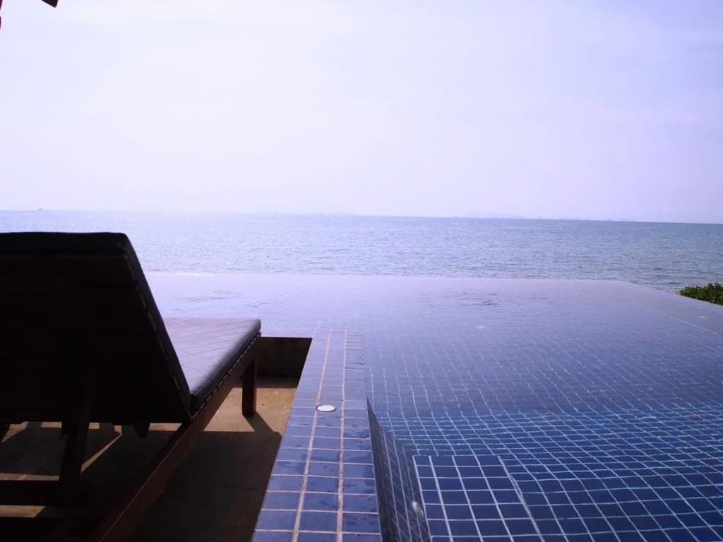 Lipa Bay Resort - photo 12