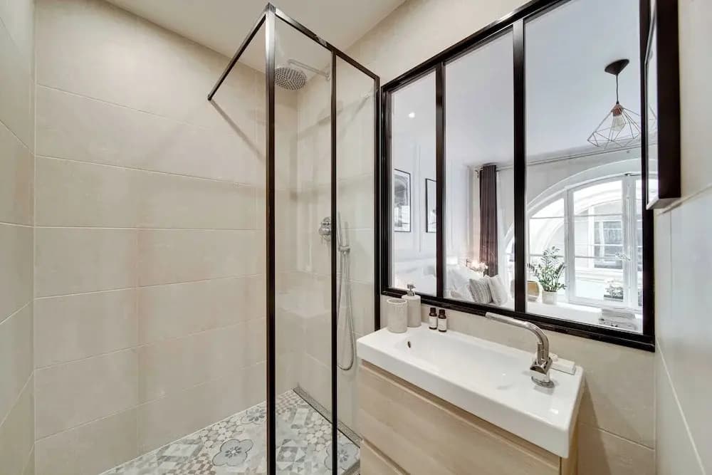 Amazing Historical Parisien Apartment Next TO Louvre Area ! - 1 - photo 9
