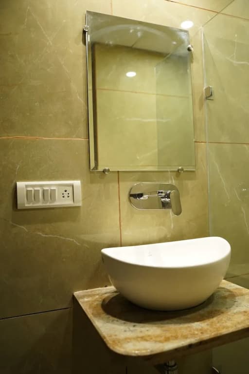 Hotel Anand Empire - photo 8