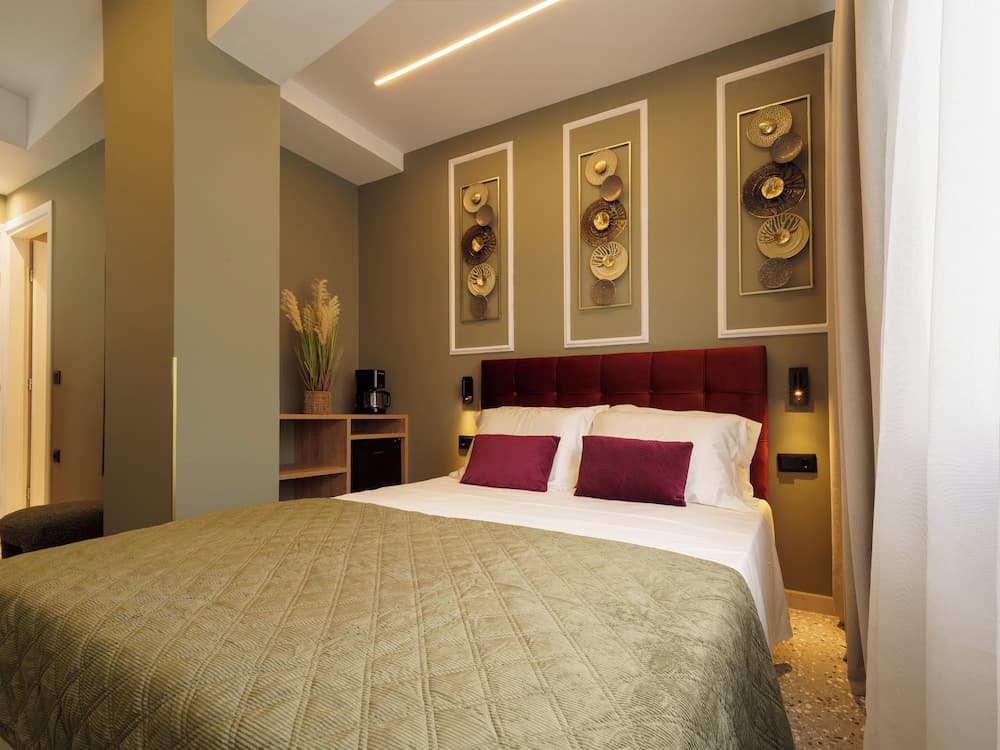 Ernest Suites Psiri - photo 2