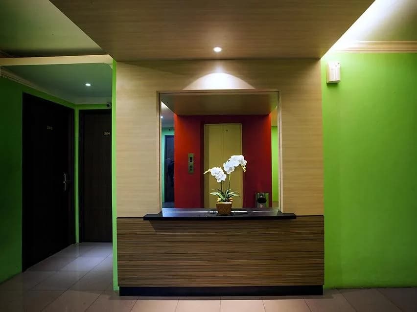 Hin's Hotel - photo 11