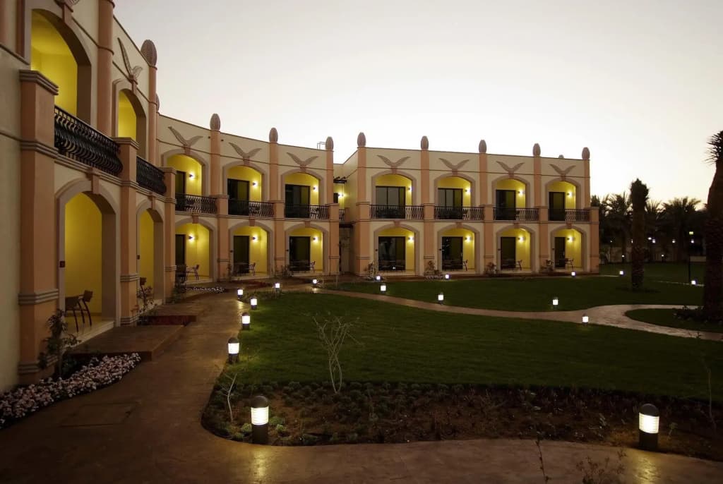 Al Ain Rotana Hotel - photo 1