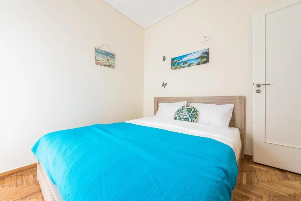Modern 2BD apt in Athens DT, 2-min metro - photo 2